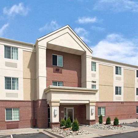 Mainstay Suites Omaha Old Mill Exterior photo